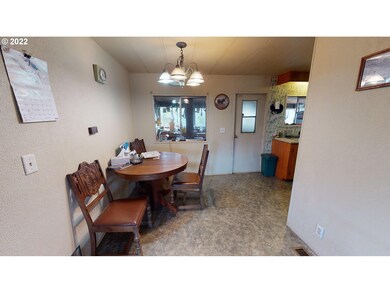 45275 Hwy 242, Myrtle Point, OR 97458 - photo 7