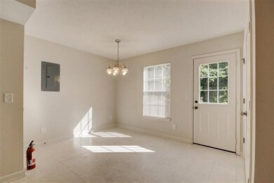 916 Charlotte St, Clarksville, TN 37040 - photo 7