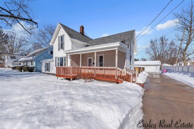 517 Howard St, Lowell, MI 49331 - photo 3
