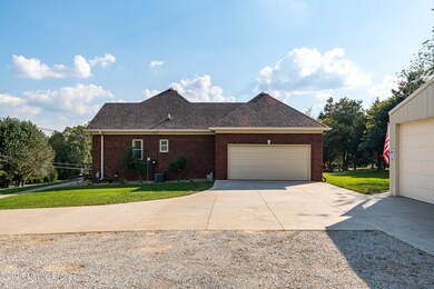 6112 Beulah Church Rd, Louisville, KY 40228 - photo 5