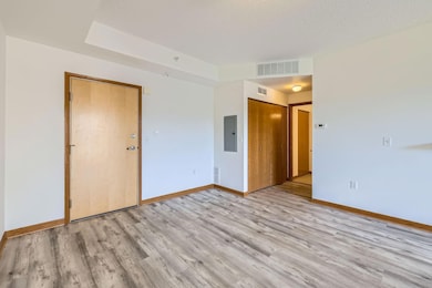 820 Emerald St SE #402 - Web Quality - 006 - 11 Dining Room.jpg