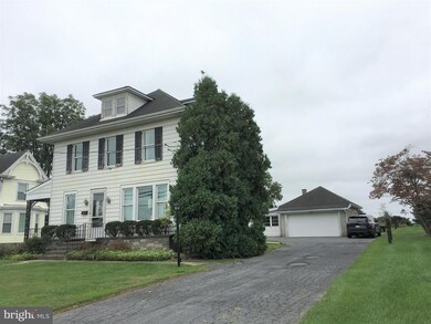 178 W Main St, Leola, PA 17540 - photo 2