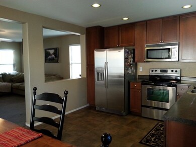 Kitchen & Dining