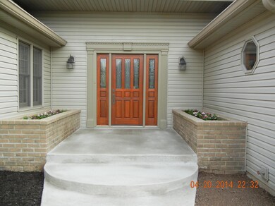 353 Harwich Rd, Circleville, OH 43113 - photo 2