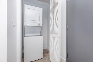 39 NW 7th Ave unit 401, Miami, FL 33128 - photo 5