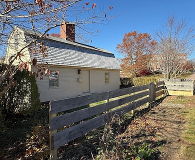 7 Water St, Kennebunk, ME 04043 - photo 2