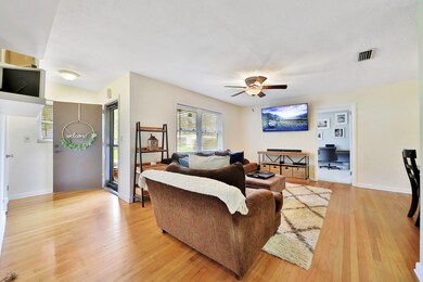 620 Matterhorn Rd, Jacksonville, FL 32216 - photo 5