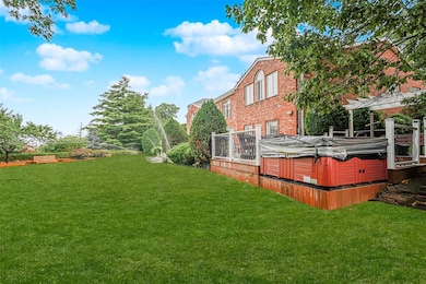 66 Cromwell Cir, Staten Island, NY 10304 - photo 7