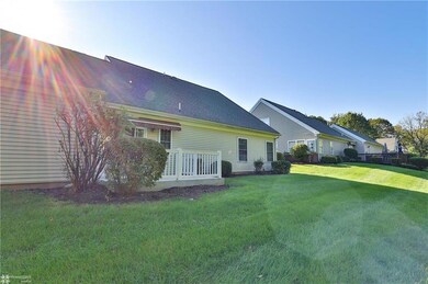 4923 Steeplechase Dr unit 30B, Macungie, PA 18062 - photo 3