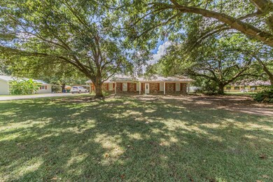 220LedouxDrExt-1