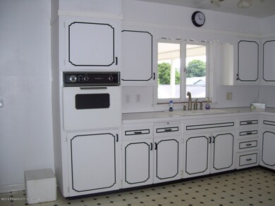 738 Lincoln Ave, Jermyn, PA 18433 - photo 2