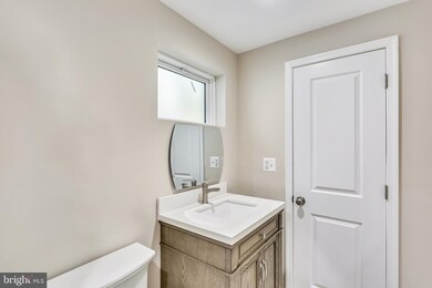 7103 Sycamore Ave, Takoma Park, MD 20912 - photo 2