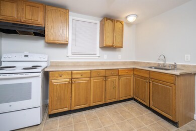 148 Mill St, Troy, NY 12180 - photo 5