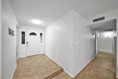 010 Foyer