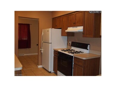 333 Thelma Dr, Sheffield Lake, OH 44054 - photo 2