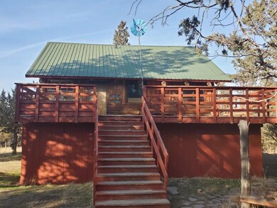 Large deck to Main Entrance