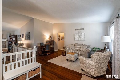 4619 Washington St, Davenport, IA 52806 - photo 7