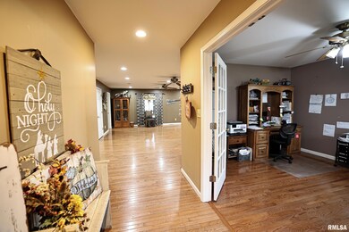 24080 287th Ave, Barry, IL 62312 - photo 4