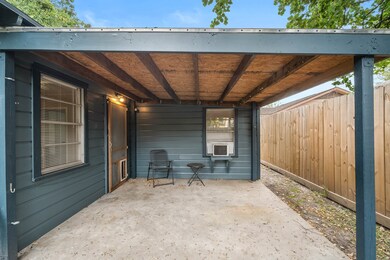 4816 Moore St unit 1/2, Houston, TX 77009 - photo 2