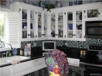 Another view of the kitchen.