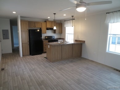 All applianced kitchen  with Hickory Cabinets, Pantry &  soft close drawers...