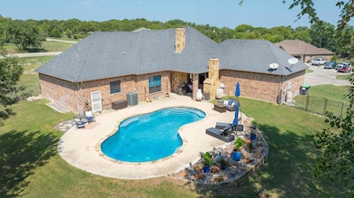 120 Royal Dr, Weatherford, TX 76085 - photo 2