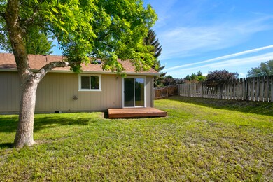1815 NE Mark Ct._009