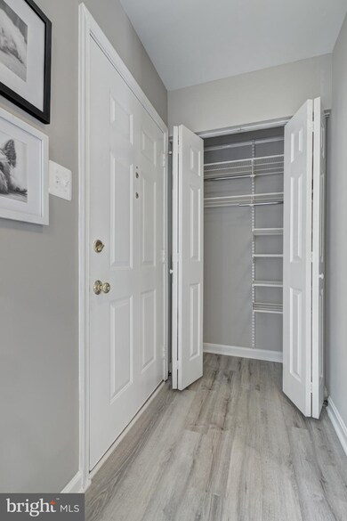 8572 Chester Grove Ct, Springfield, VA 22153 - photo 7