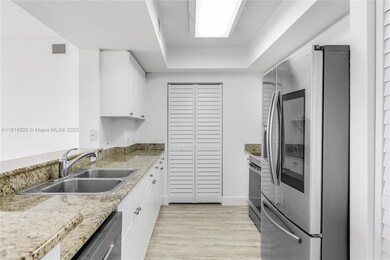 19501 W Country Club Dr unit 515, Aventura, FL 33180 - photo 4