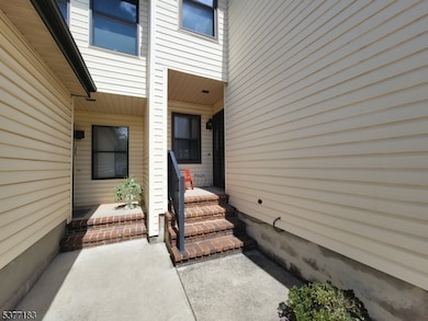 405 Willow Ct, Flemington, NJ 08822 - photo 3