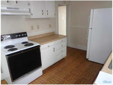 Kitchen. Upper kitchen