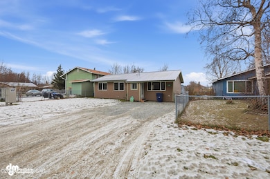 136 E Beaver Ave, Palmer, AK 99645 - photo 3