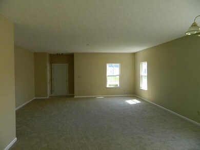 3052 Limber Pine Dr, Whiteland, IN 46184 - photo 2