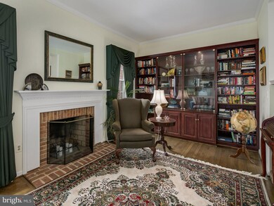 5903 Munson Ct, Falls Church, VA 22041 - photo 2