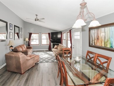 422 Tulsa Ave, Carpentersville, IL 60110 - photo 4