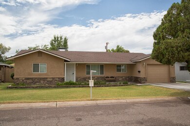 House - Front Yard-1