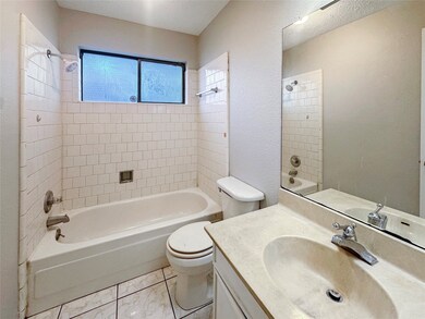 16907 Blackhawk Blvd, Friendswood, TX 77546 - photo 7