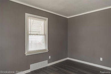 22482 Tuscany Ave, Eastpointe, MI 48021 - photo 6