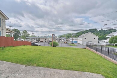 114 Chestnut St, Slatington, PA 18080 - photo 6