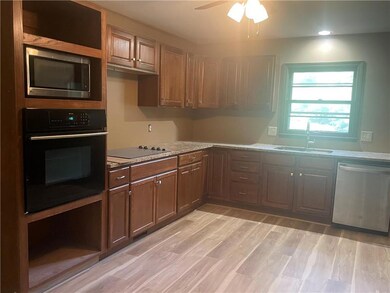 10235 W 70th St, Shawnee, KS 66203 - photo 5