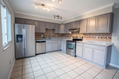 2633 Bretton Woods Dr, Columbus, OH 43231 - photo 5