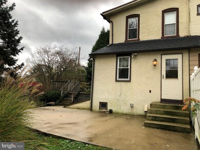 511 Arch St, Spring City, PA 19475 - photo 6