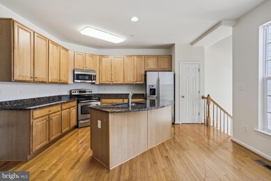 23143 Arora Hills Dr, Clarksburg, MD 20871 - photo 2