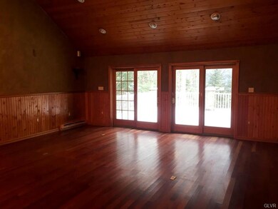 2135 Laurel Grove Ct, Buck Hill Falls, PA 18323 - photo 2