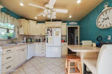 Durand Kitchen 4