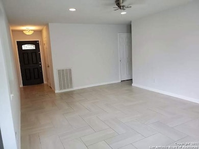 11424 Pine Mesa Dr, San Antonio, TX 78245 - photo 4