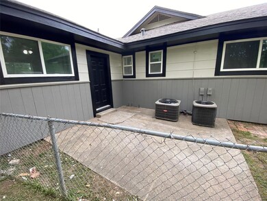 1101 W Lone Star Ave unit B, Cleburne, TX 76033 - photo 5