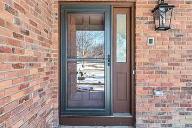 4-web-or-mls-Hickory Hill Dr-004
