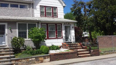 93 Delafield Place, Staten Island, NY 10310 - photo 2