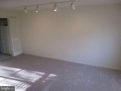 264 Coventry Square unit 264, Sterling, VA 20164 - photo 6